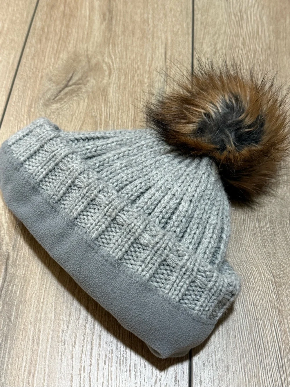 Dakine Gray Knit Beanie Faux Fur Pom Fleece Lined Hat Ski Snowboard